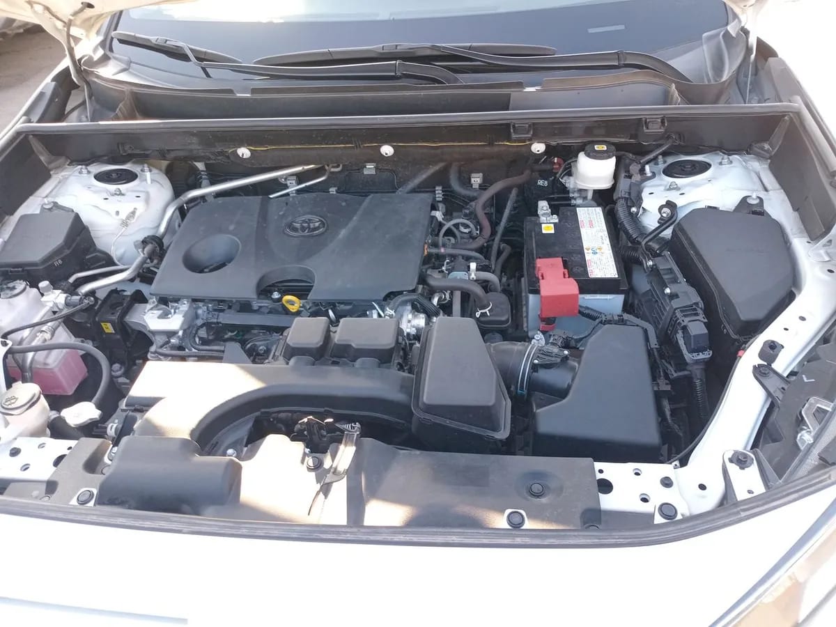 Toyota Rav 4 2.0 Xle 4x2 Cvt At 5p año 2024