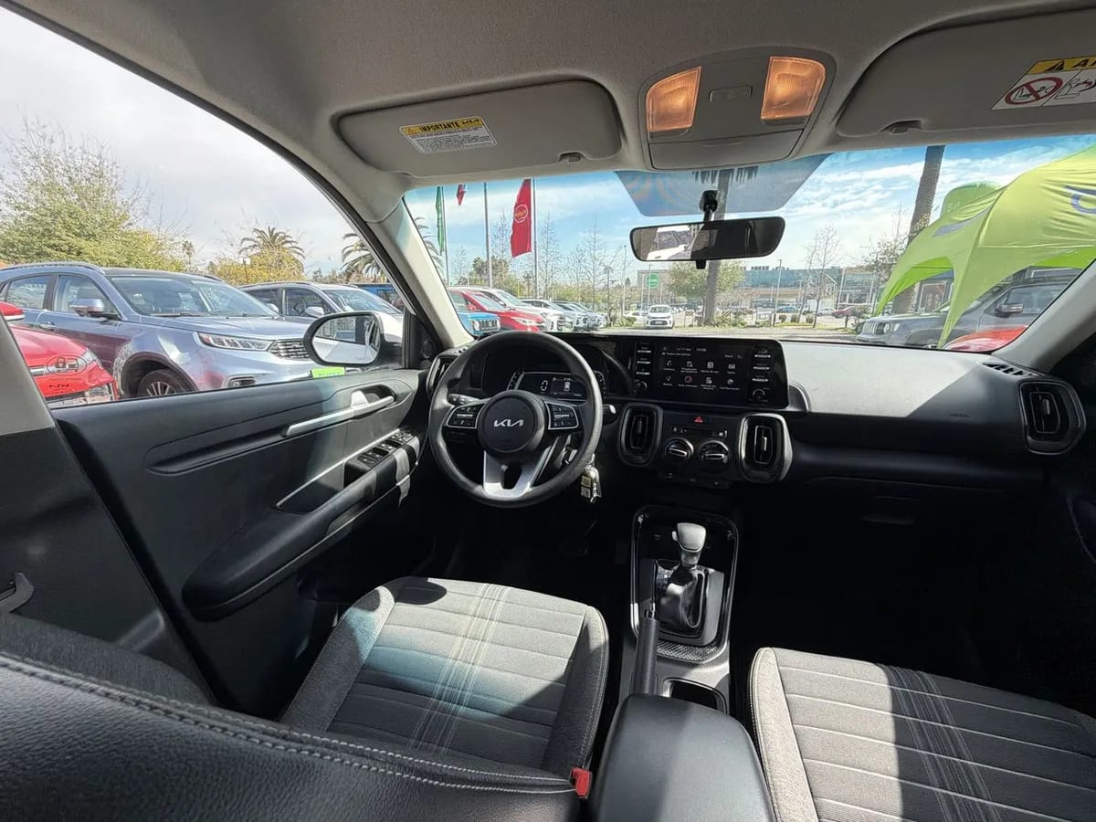 Kia Sonet 1.5 Ex 4x2 Ivt Ri At 5p año 2025