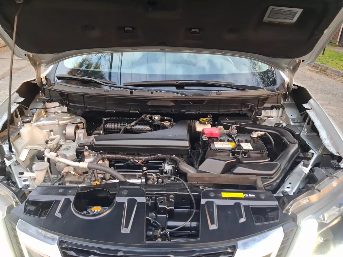 Nissan X-Trail 2.5 Advance 4x2 3row Cvt At 5p año 2023
