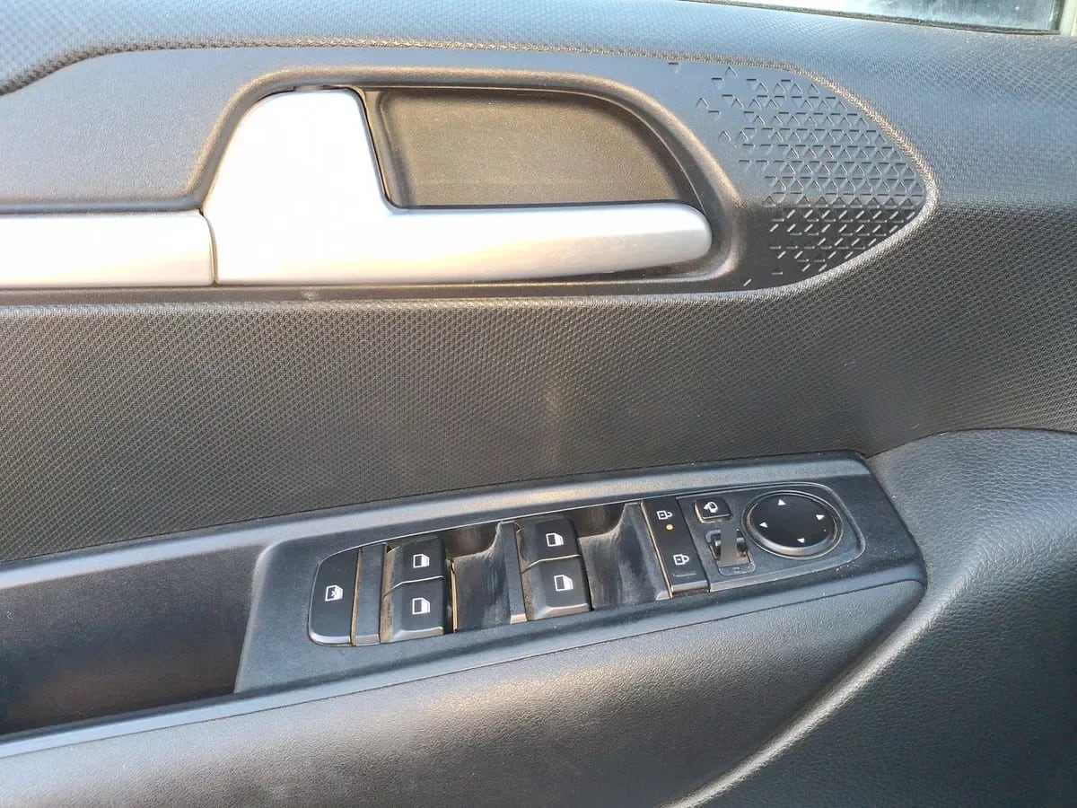 Kia Sonet 1.5 Ex 4x2 Ivt Ri At 5p año 2025