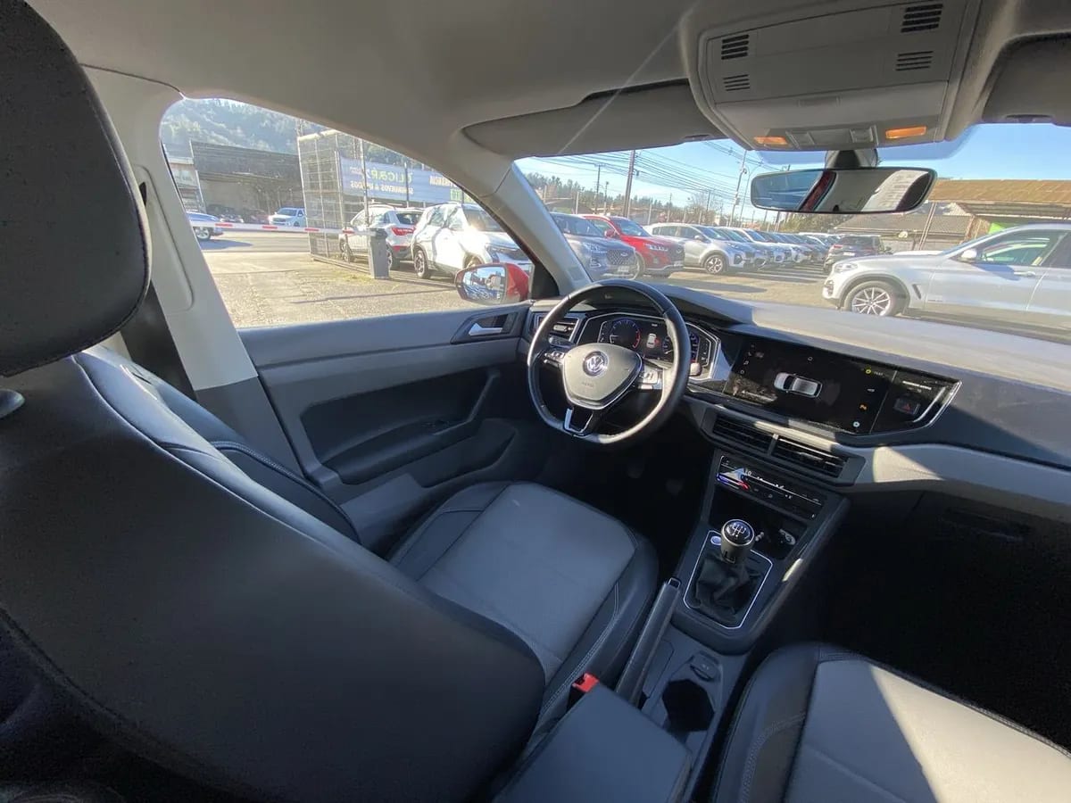 Volkswagen Polo 1.6 Highline 4x2 Hb Mt 5p año 2023