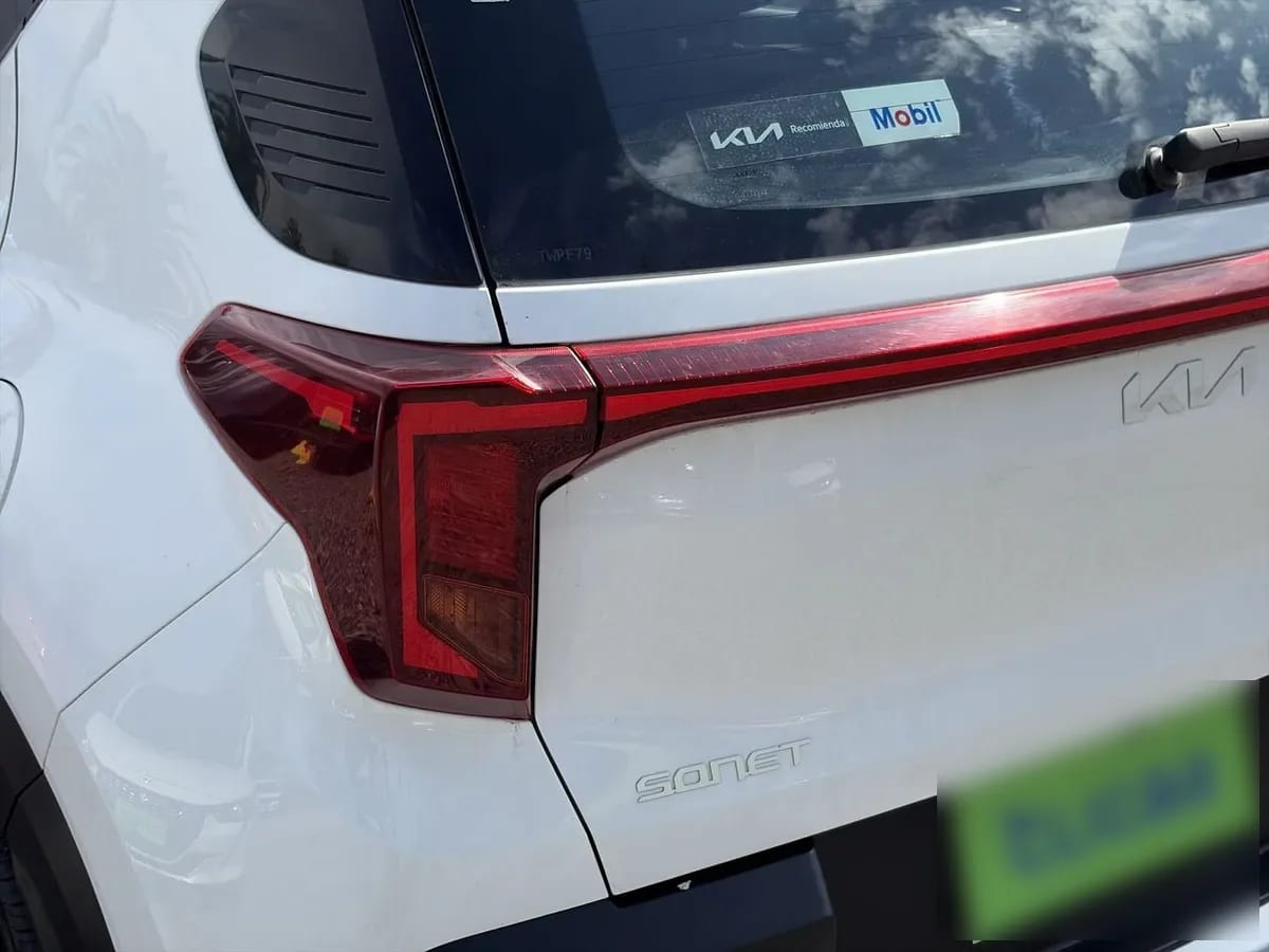 Kia Sonet 1.5 Ex 4x2 Ivt Ri At 5p año 2025
