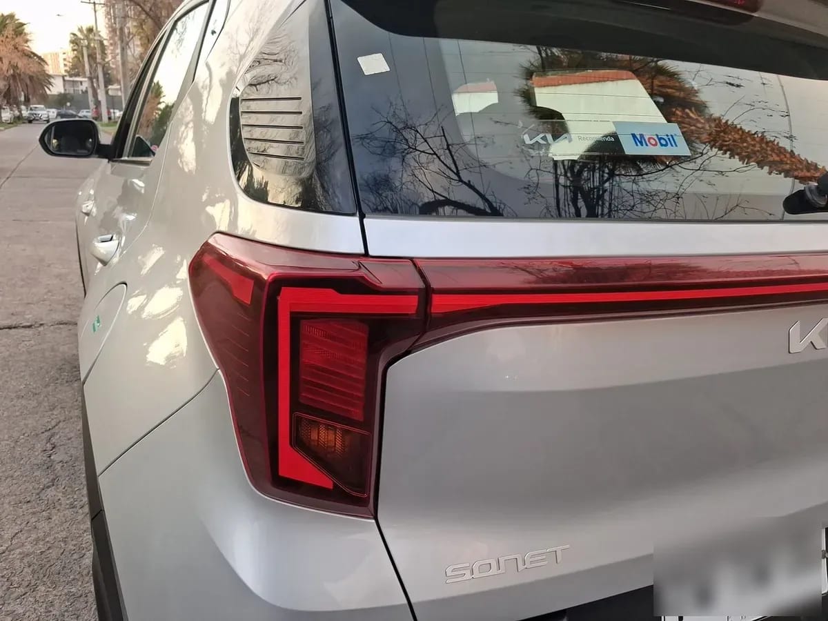 Kia Sonet 1.5 Ex 4x2 Ivt Ri At 5p año 2025