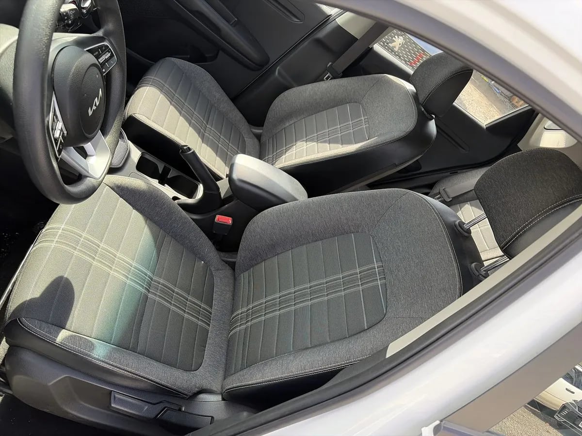 Kia Sonet 1.5 Ex 4x2 Ivt Ri At 5p año 2025