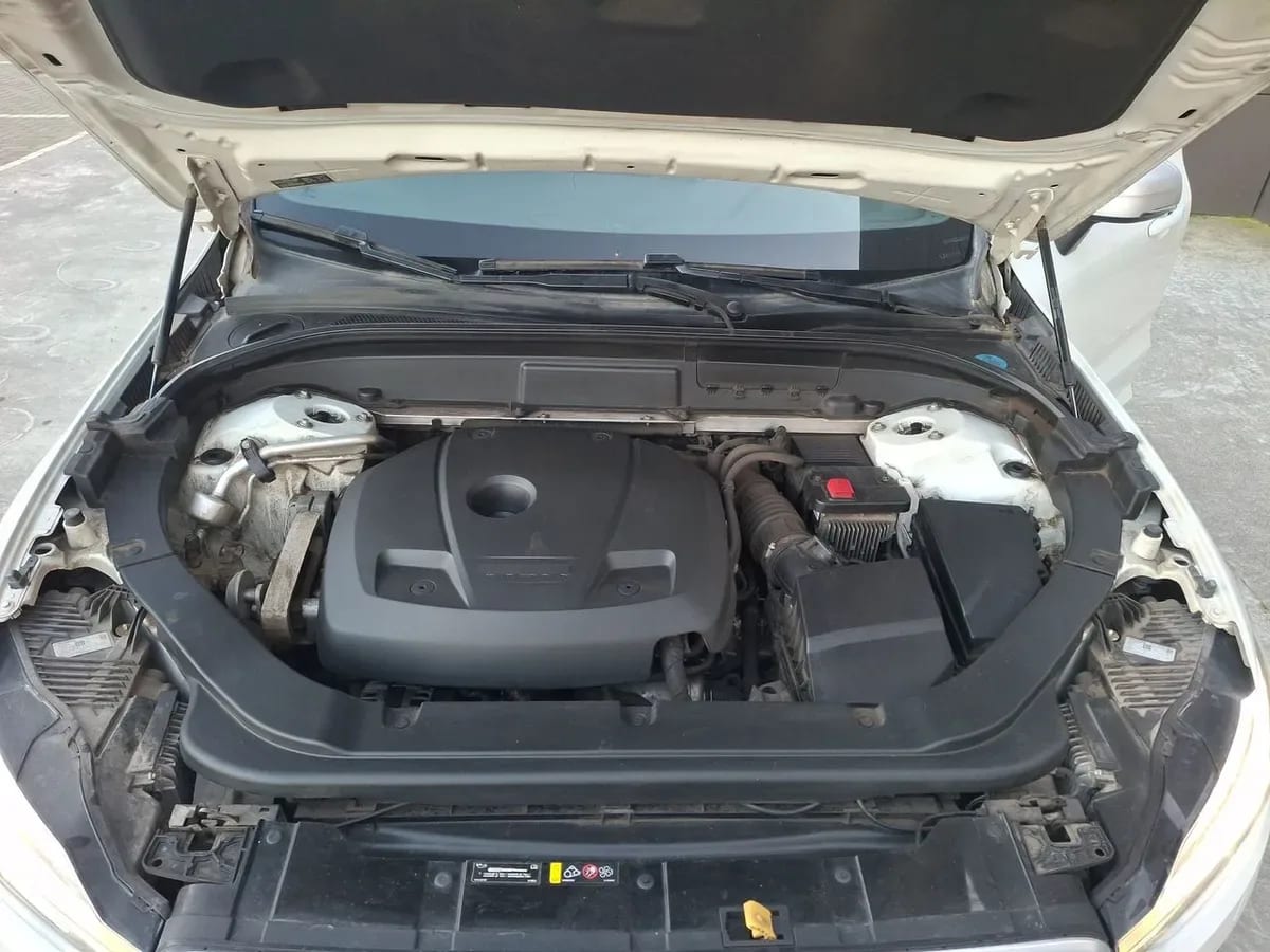 Volvo Xc60 2.4 T6 R-Design At 5p año 2020