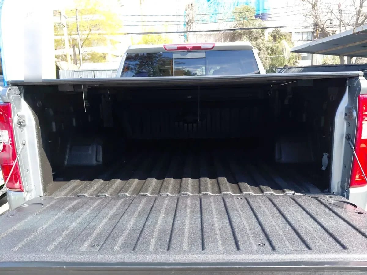 Chevrolet Silverado 5.3 Lt Trail Boss Z71 4x4 At 4p año 2024
