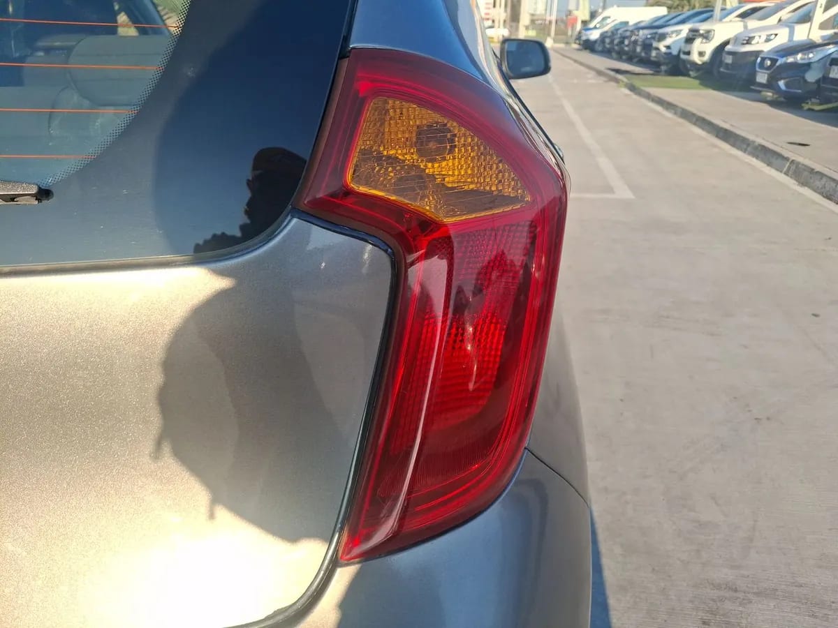 Kia Morning 1.2 Ex 4x2 Hb Dab Mt 5p año 2017