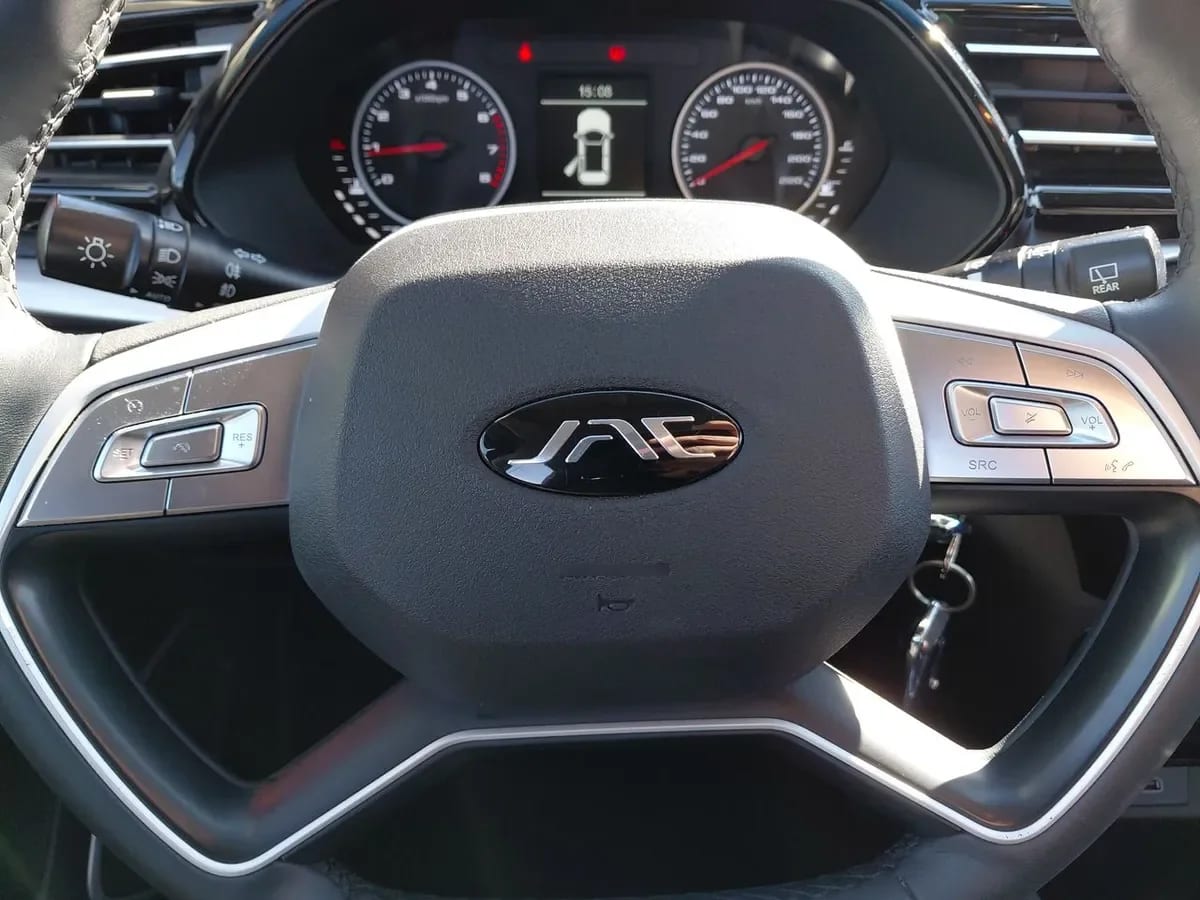 JAC Js2 1.5 Luxury 4x2 Mt 5p año 2025