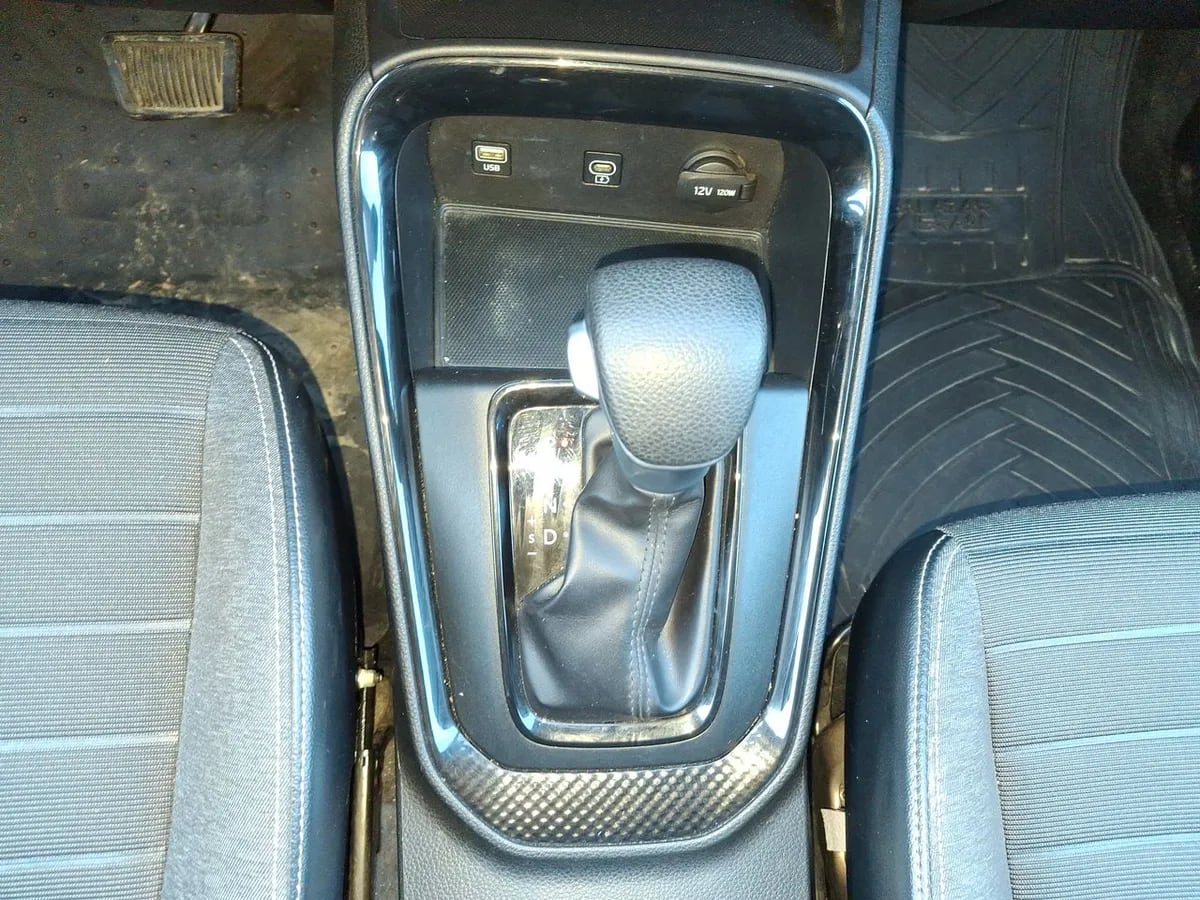 Kia Sonet 1.5 Ex 4x2 Ivt Ri At 5p año 2025