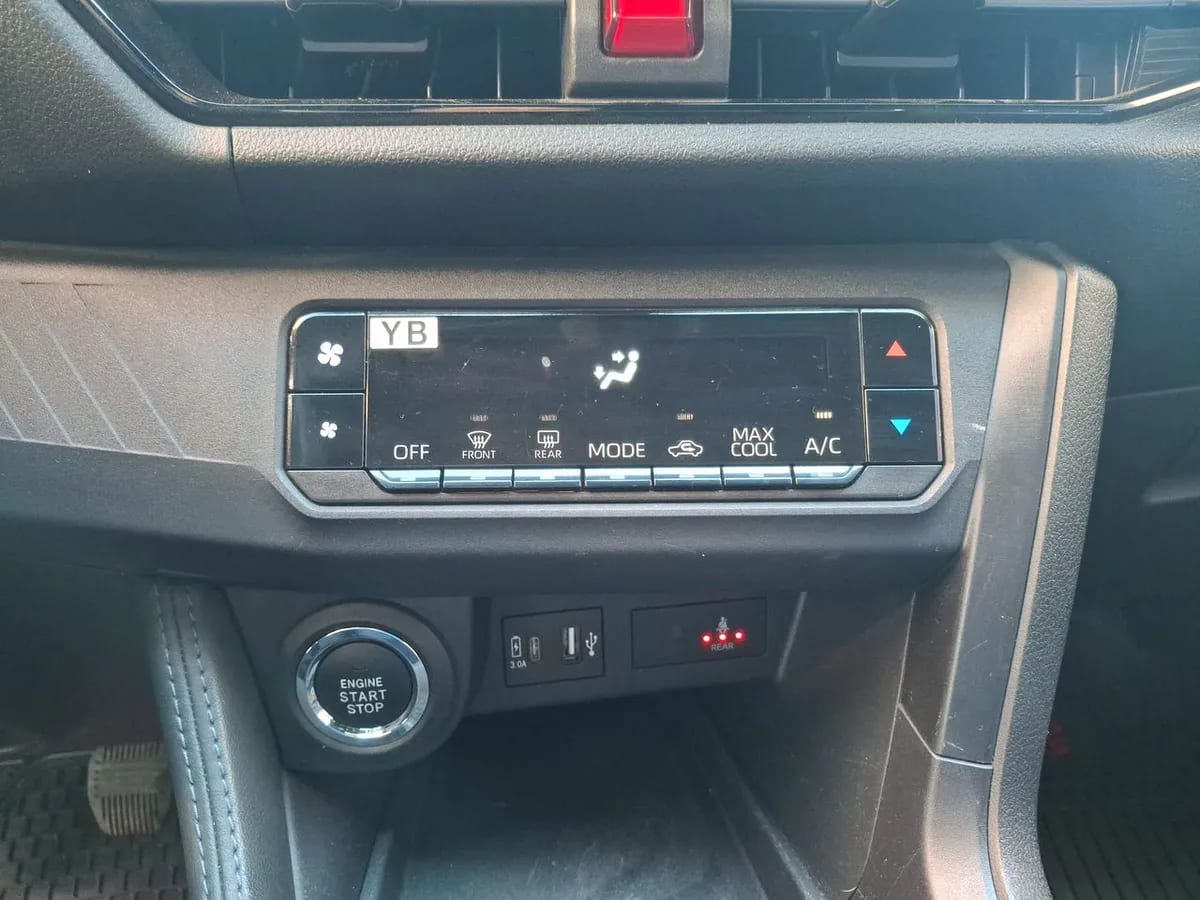 Toyota Yaris Cross 1.5 Xi 4x2 5mt 5p año 2026