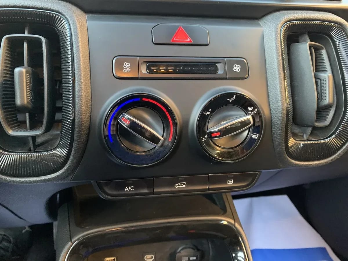 Kia Sonet 1.5 Ex 4x2 Ivt Ri At 5p año 2025