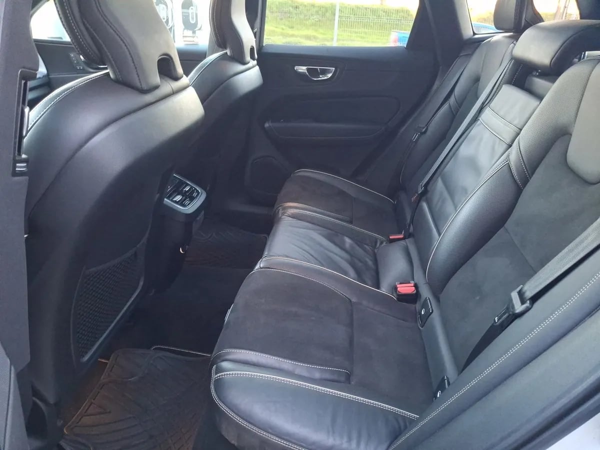 Volvo Xc60 2.4 T6 R-Design At 5p año 2020