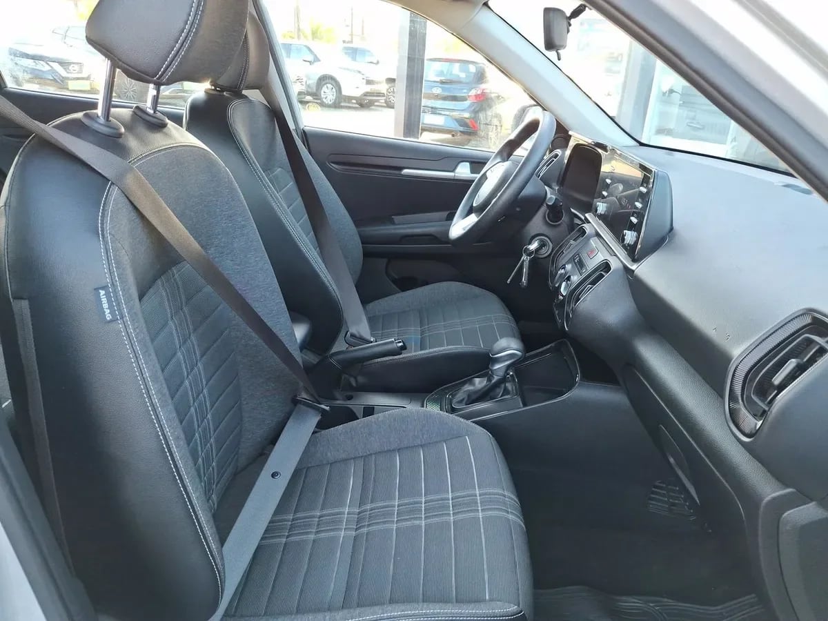 Kia Sonet 1.5 Ex 4x2 Ivt Ri At 5p año 2025