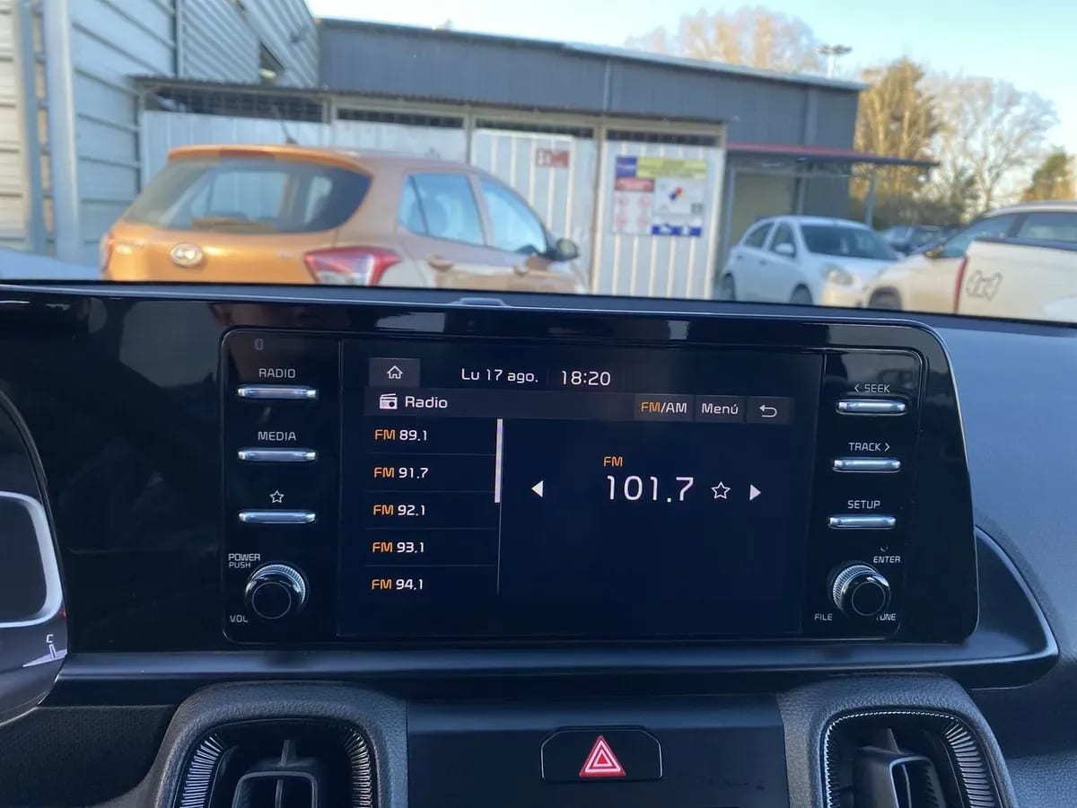 Kia Sonet 1.5 Ex 4x2 Ivt Ri At 5p año 2025