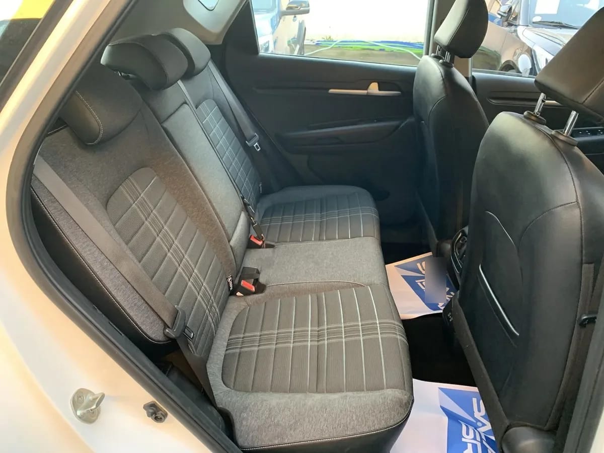Kia Sonet 1.5 Ex 4x2 Ivt Ri At 5p año 2025