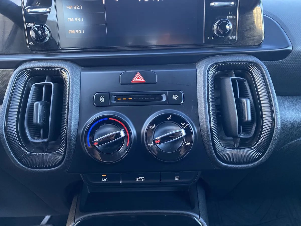 Kia Sonet 1.5 Ex 4x2 Ivt Ri At 5p año 2025