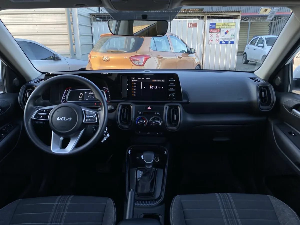 Kia Sonet 1.5 Ex 4x2 Ivt Ri At 5p año 2025