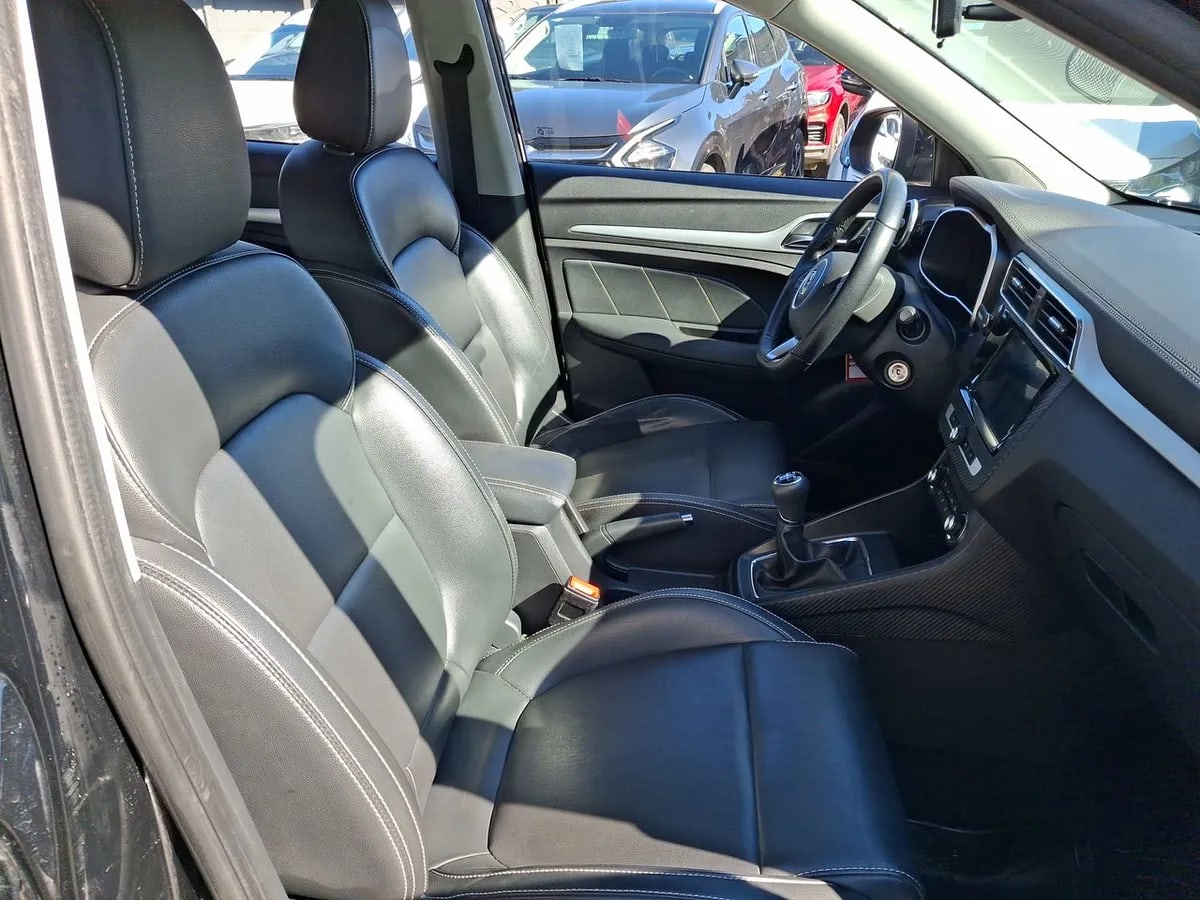 MG Mg Zs 1.5 Comfort 4x2 Mt 5p año 2023