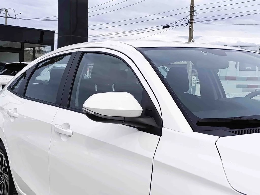 Toyota Yaris 1.5 E 4x2 Sdn Mt 4p año 2026