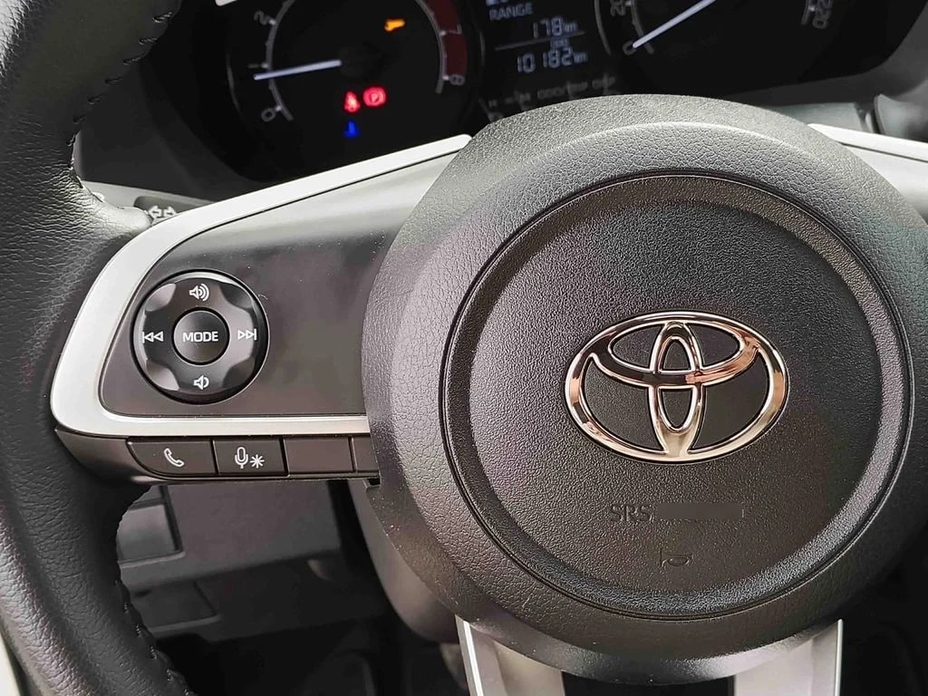 Toyota Yaris 1.5 E 4x2 Sdn Mt 4p año 2026