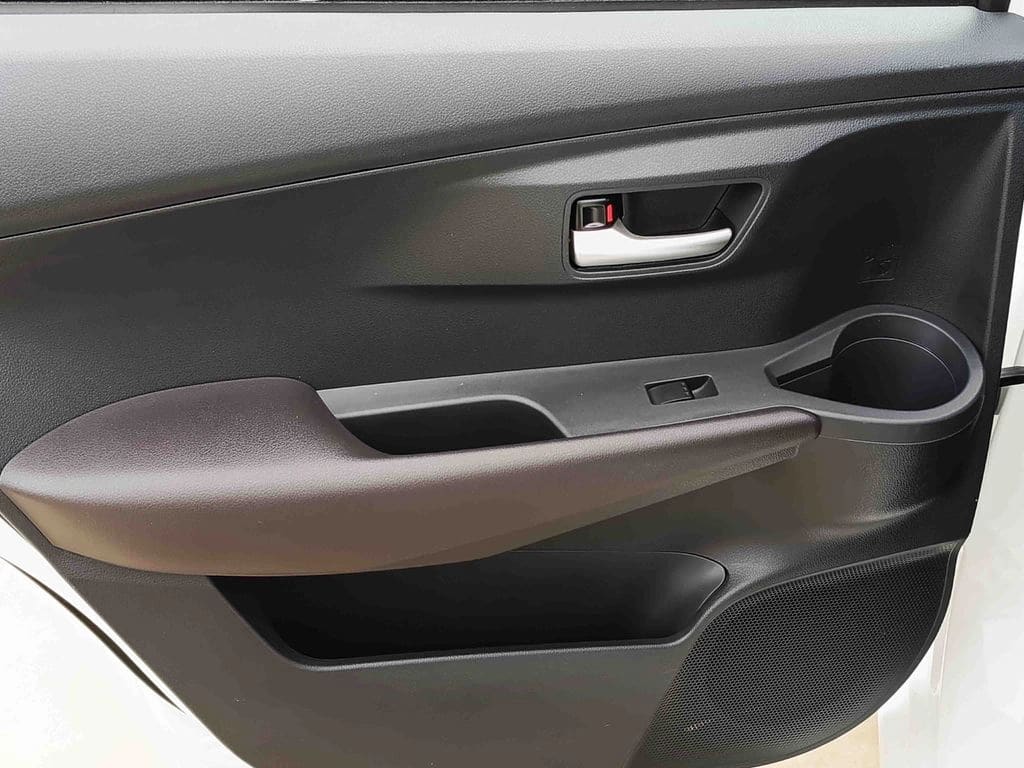 Toyota Yaris 1.5 E 4x2 Sdn Mt 4p año 2026