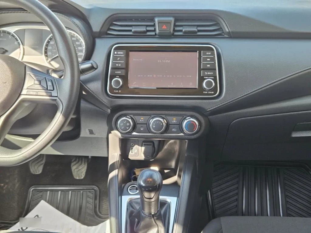 Nissan Versa Versa Sense Mt año 2024