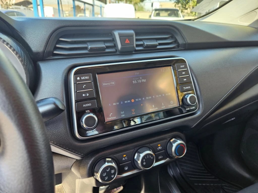 Nissan Versa Versa Sense Mt año 2024