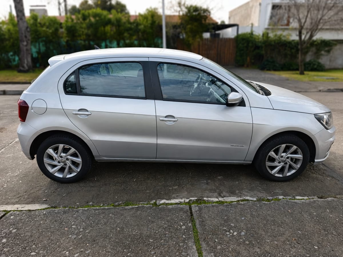 Volkswagen Gol Hb año 2022