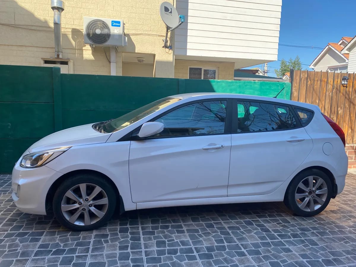 HYUNDAI ACCENT 1.4 Sdn Rb Gl 2ab Mt año 2018