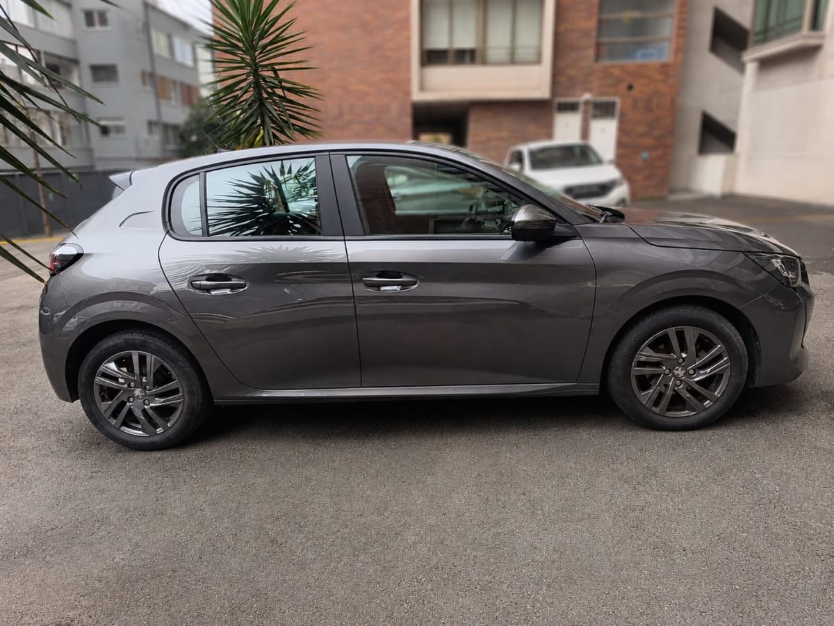 Peugeot 208 Puretech 1.2 año 2021