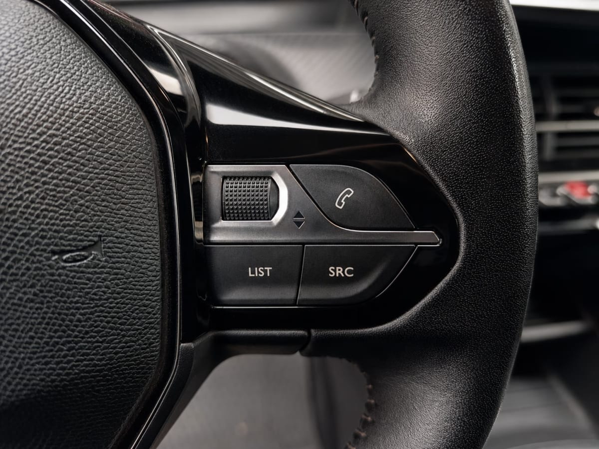 Peugeot 208 Puretech 1.2 año 2021