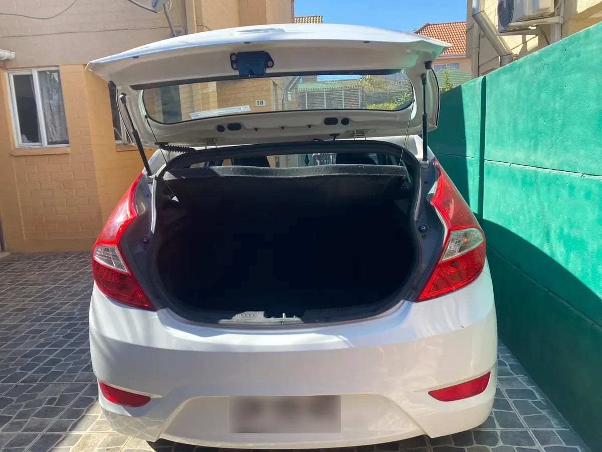 HYUNDAI ACCENT 1.4 Sdn Rb Gl 2ab Mt año 2018
