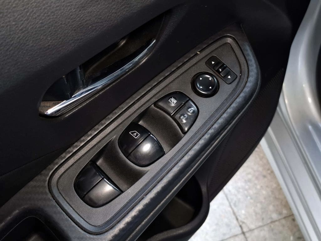 Nissan Versa Exclusive año 2023