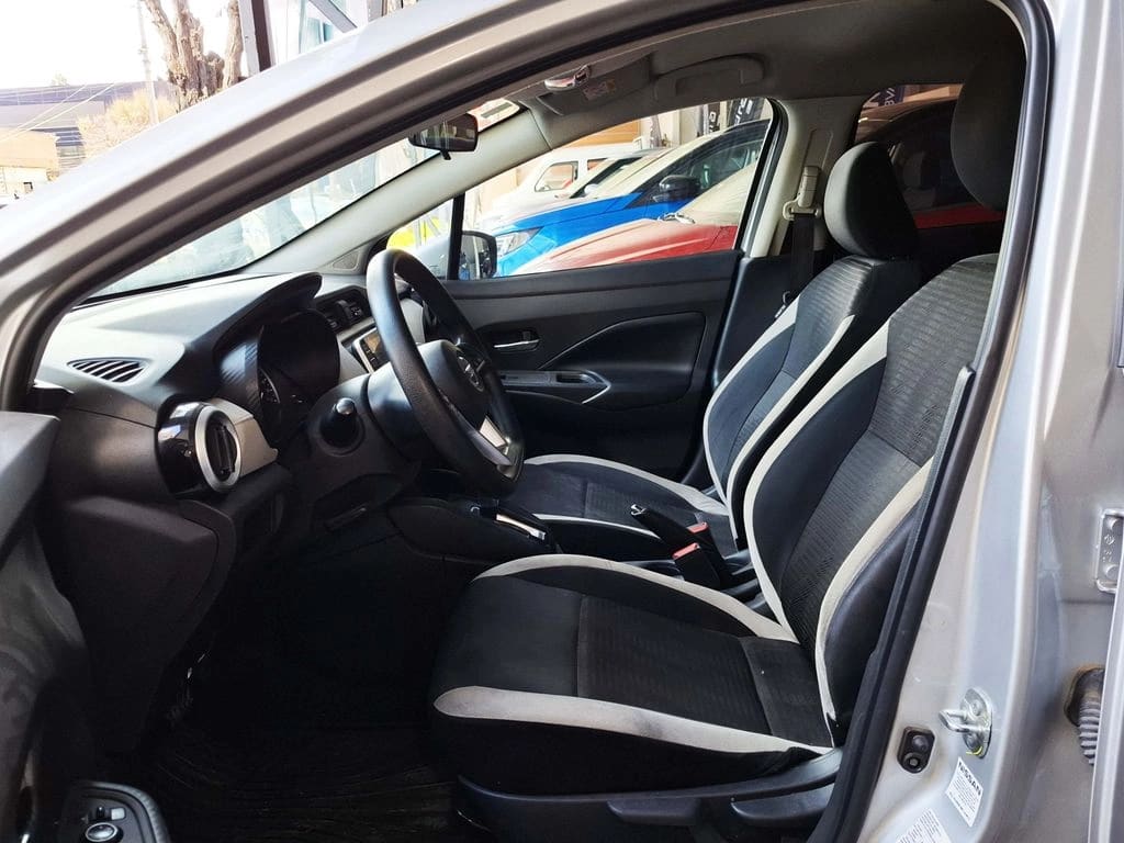 Nissan Versa Exclusive año 2023