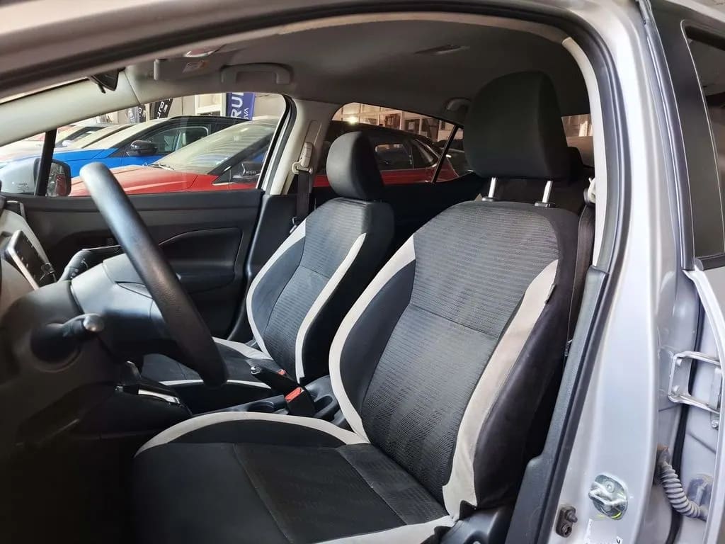 Nissan Versa Exclusive año 2023