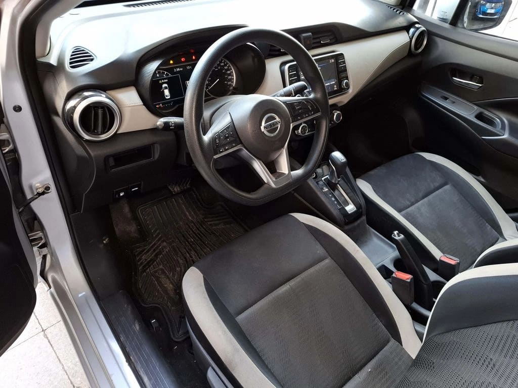 Nissan Versa Exclusive año 2023