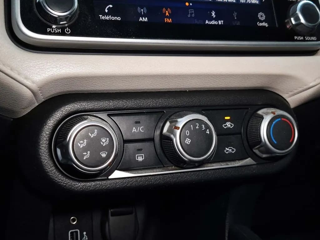 Nissan Versa Exclusive año 2023