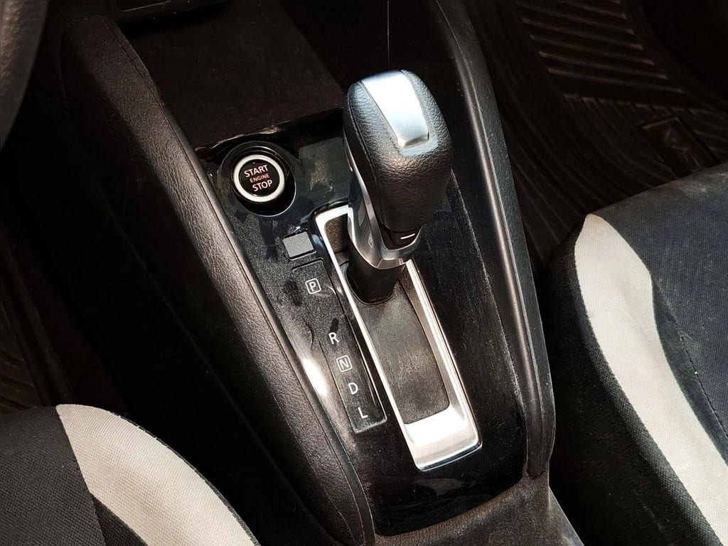 Nissan Versa Exclusive año 2023