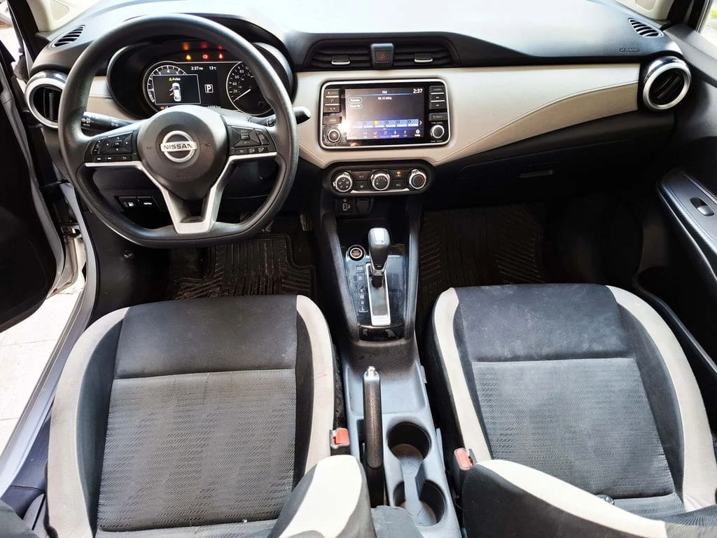 Nissan Versa Exclusive año 2023