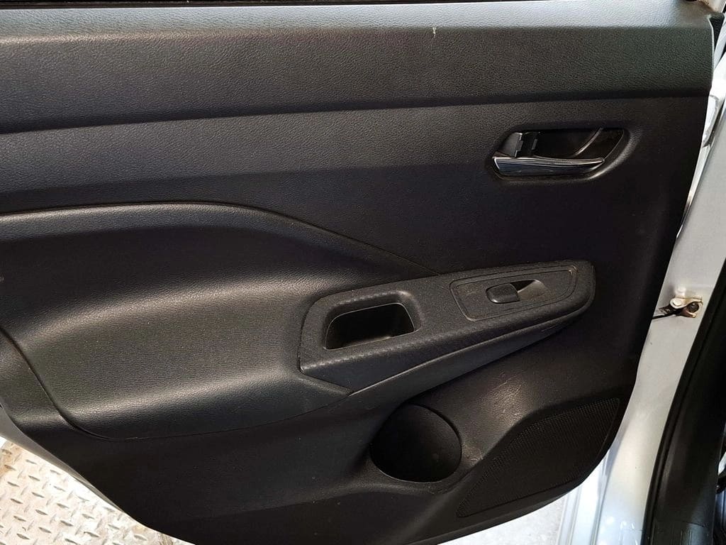 Nissan Versa Exclusive año 2023