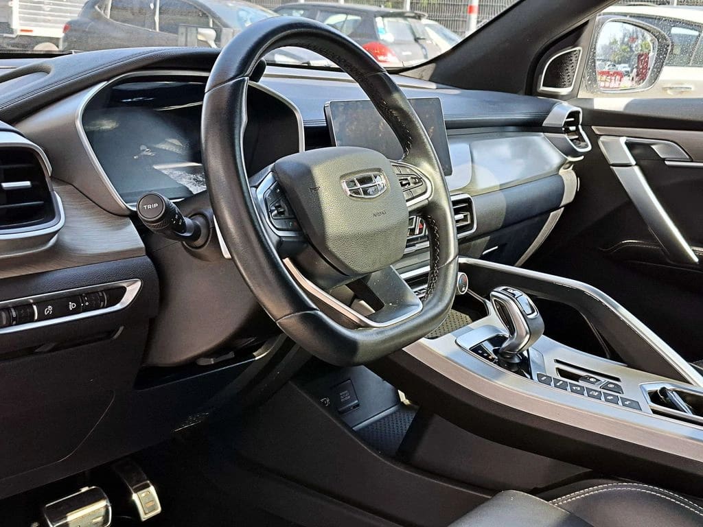 Geely Coolray Sport año 2023
