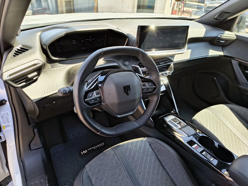 Peugeot 2008 Allure año 2025