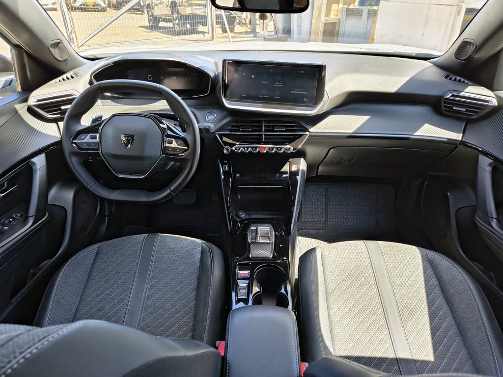 Peugeot 2008 Allure año 2025