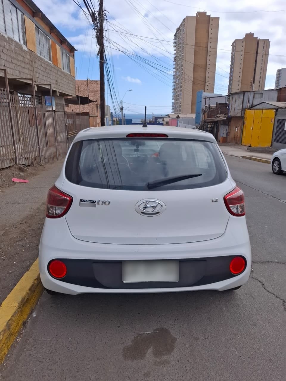 HYUNDAI GRAND I-10 1.2 Sdn Mt Gl 2ab Ac Pe año 2019