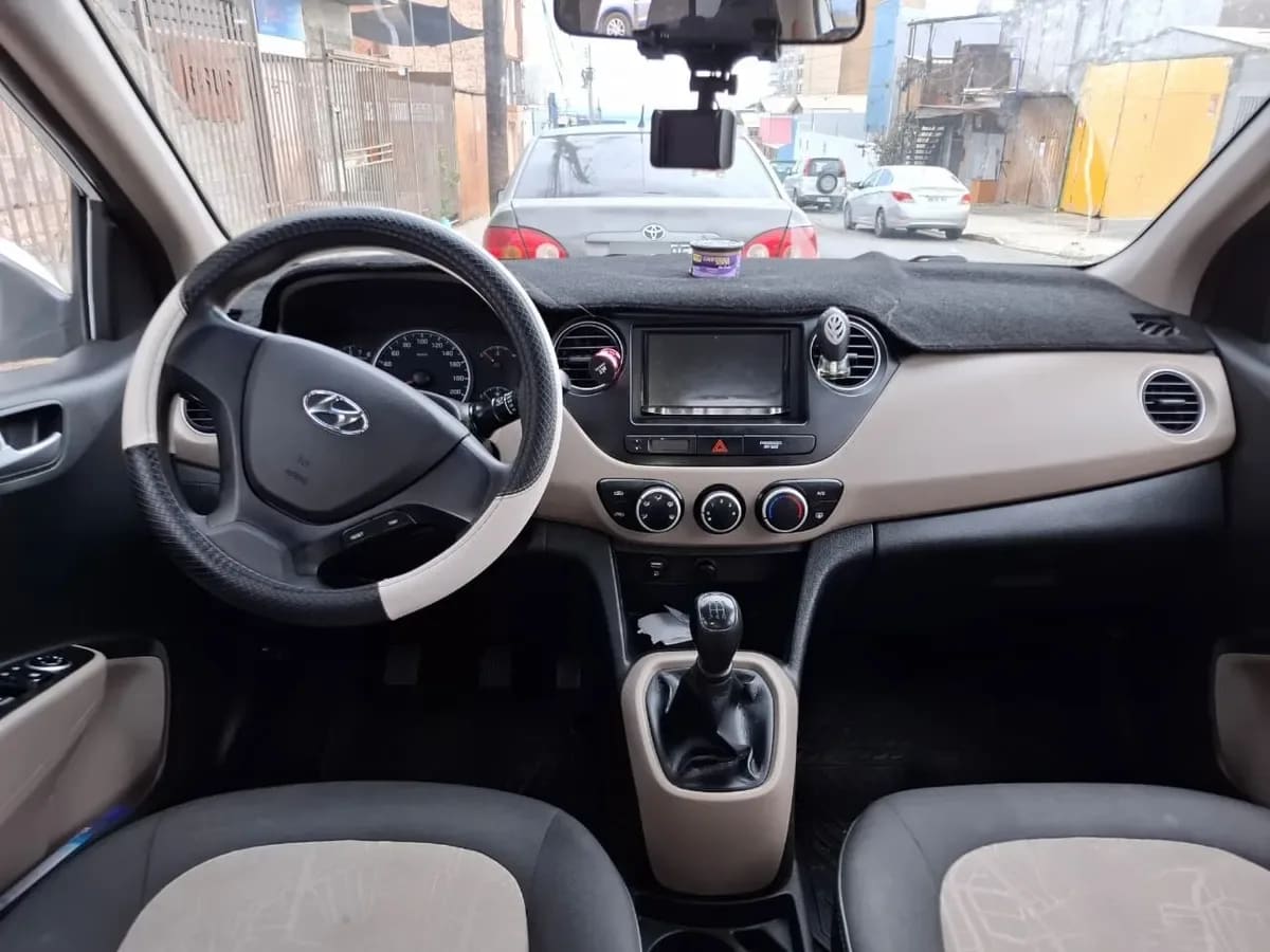 HYUNDAI GRAND I-10 1.2 Sdn Mt Gl 2ab Ac Pe año 2019