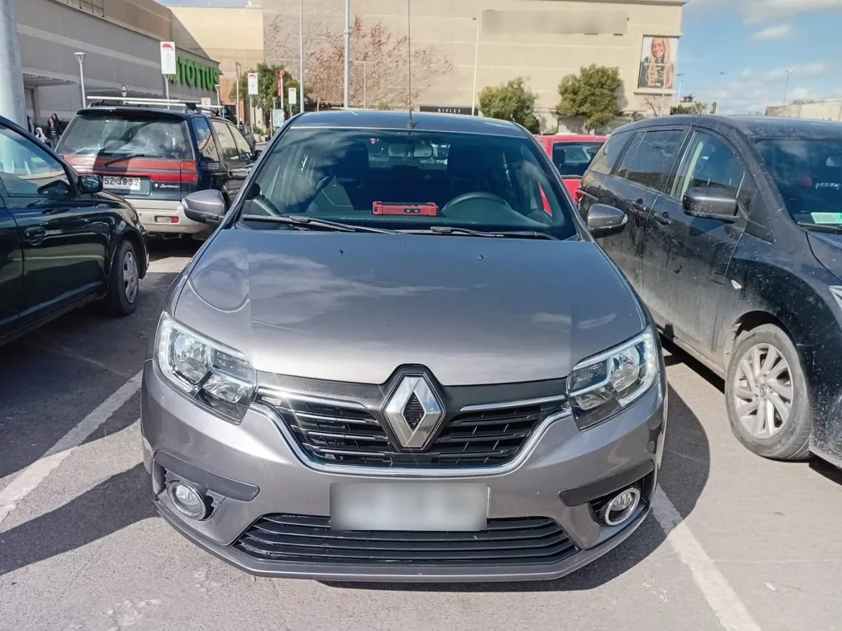Renault Symbol 1.6 Intens Tech 4x2 Mt 4p año 2021