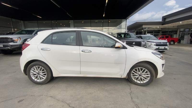 Kia Rio 5 1.4 Ex Full 4x2 Hb Ri 6mt 5p año 2024