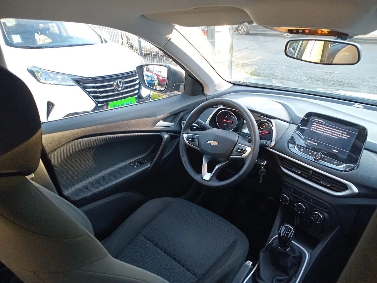 Chevrolet Tracker 1.2t Ls P4 4x2 Mt 5p año 2024