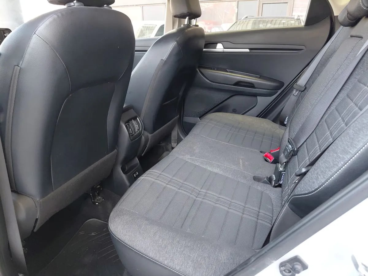 Kia Sonet 1.5 Ex 4x2 Ivt Ri At 5p año 2025
