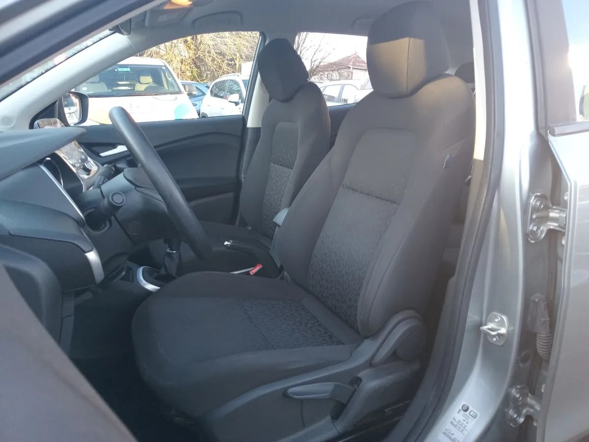 Chevrolet Tracker 1.2t Ls P4 4x2 Mt 5p año 2024